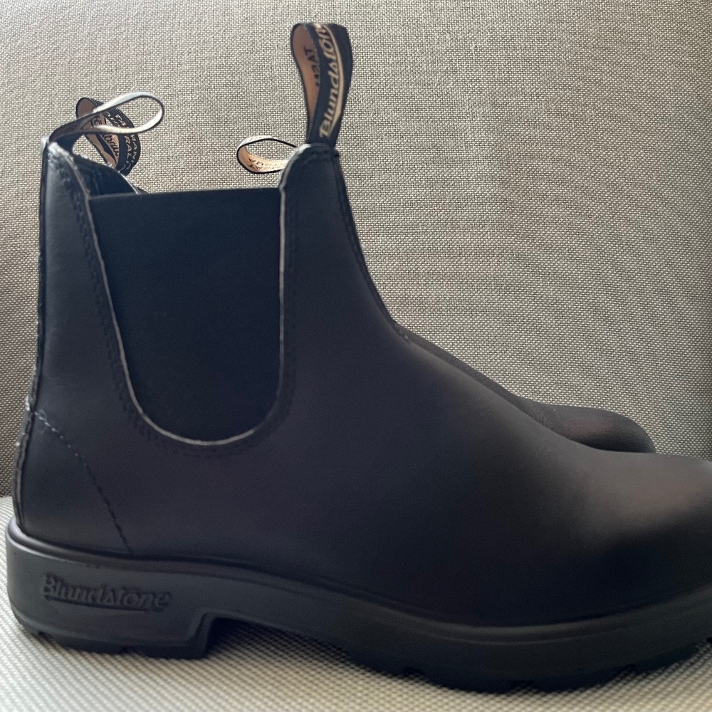Blundstone - black leather - NWOB